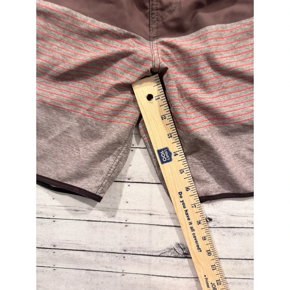 Vuori Board Shorts Mens 32 Red Stretch Surf Coastal Swim Trunk Unlined 7